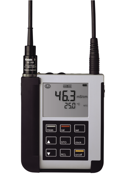 Portavo 904X Cond, Leitfähigkeitssensor SE204 mit Festkabel, Feldkoffer ZU0934, USB-Verbindungskabel, Kalibrierlösung NaCl ZU6945.